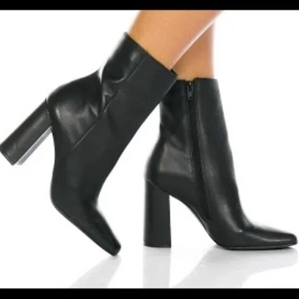 New! STEVE MADDEN Lourde Square Toe Leather Black Bootie Size 7 DD348